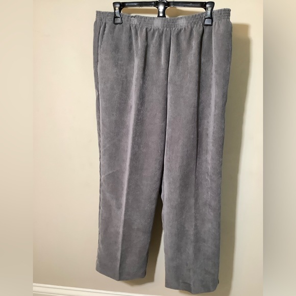 Alfred Dunner classic fit comfort waist petite corduroy pants grey NWT 16P - Picture 2 of 4